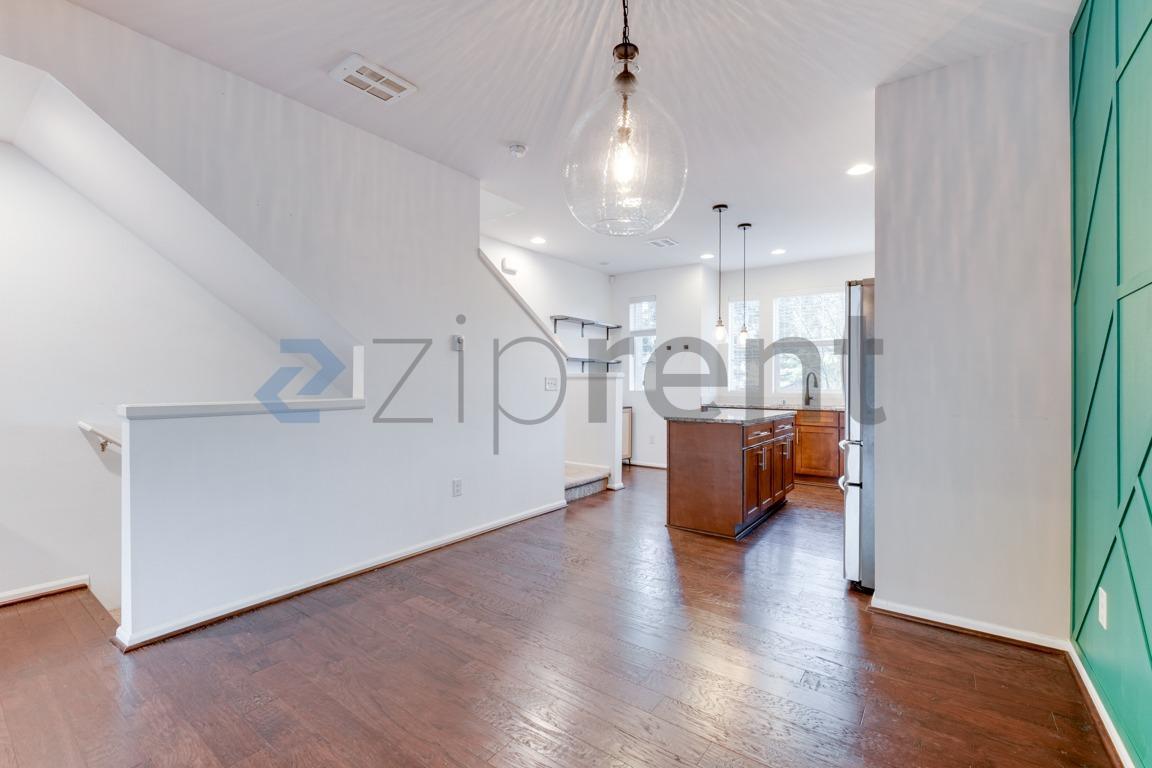 Building Photo - 11004 20th Dr SE