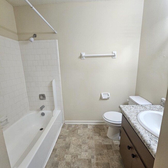 Building Photo - 3701 Donovan Dr
