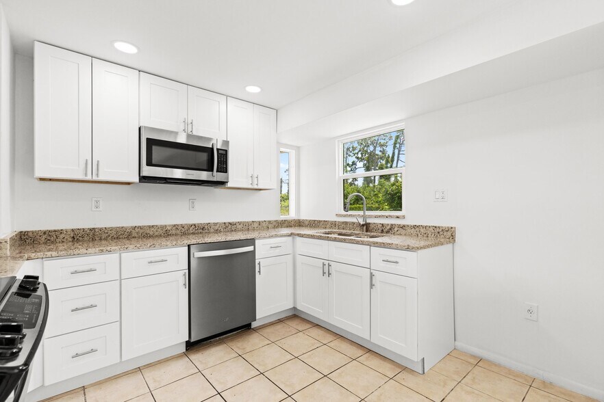 Building Photo - 1057 Tropical Ave NW