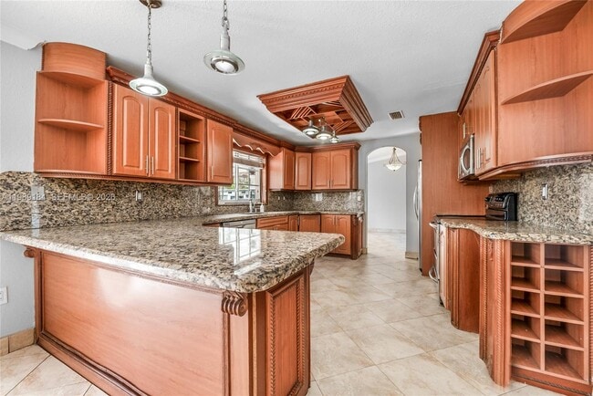 Building Photo - 10620 SW 146th Ct