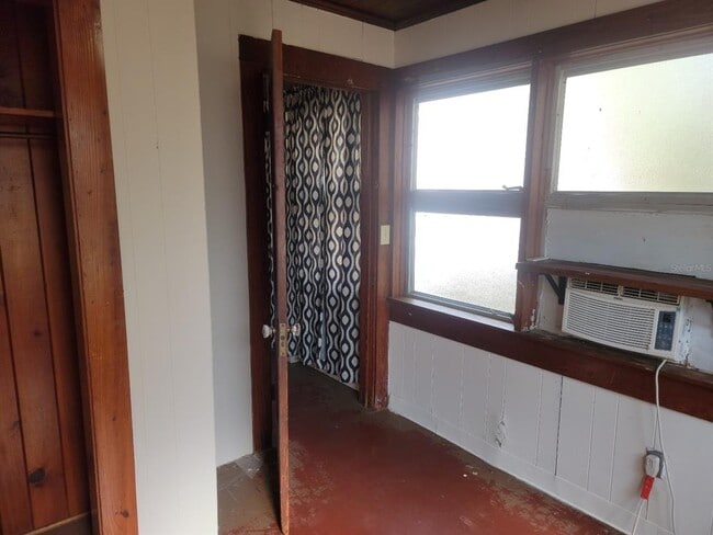Building Photo - 1317 Portland Ave