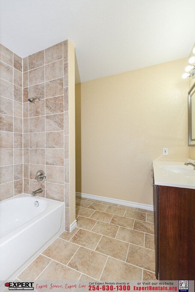 Building Photo - 1604 Edgefield St