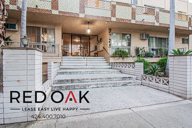 Building Photo - 7720 Hampton Ave