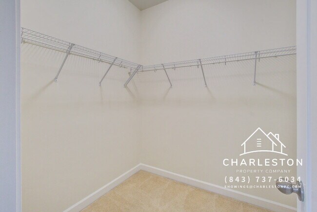 Building Photo - 156 Red Leaf Blvd