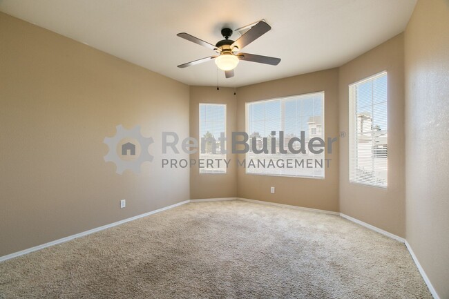 Building Photo - ****LEASE PENDING****PLEASE APPLY AT YOUR ...