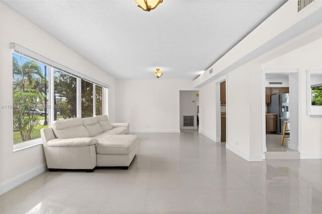 Building Photo - 261 188th St