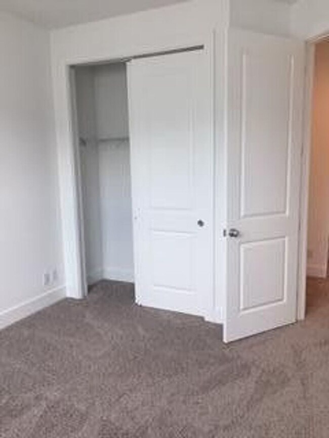 Building Photo - 8086 Hobbes Wy