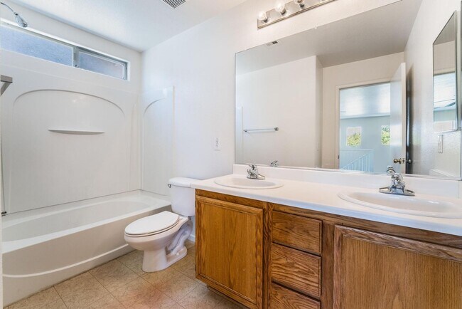 Building Photo - Cute Two-Story Home