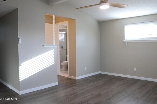 Building Photo - 6704 La Cadena Dr