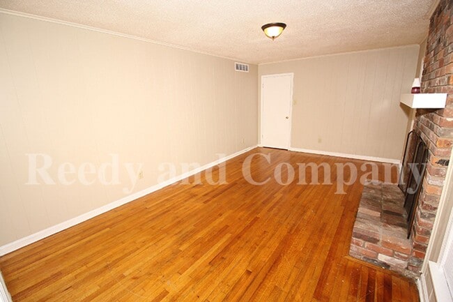 Building Photo - 3001 Falkirk Rd