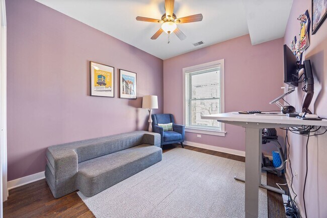 Building Photo - 1951 W Byron St