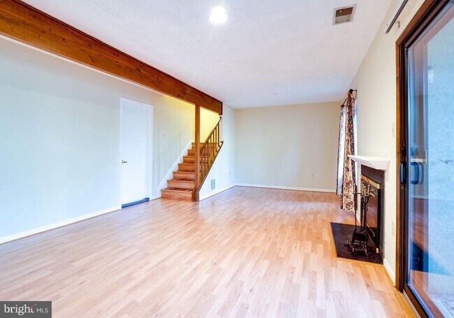 Building Photo - 2303 Glade Bank Way