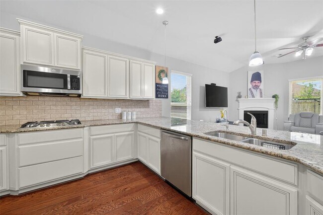 Building Photo - 13935 Manobrook Ct