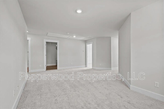 Building Photo - 1572 Shallons Ct