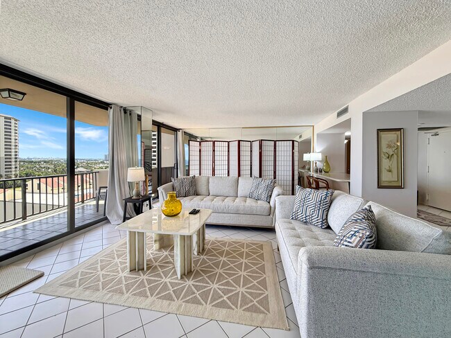 Building Photo - 4200 N Ocean Dr