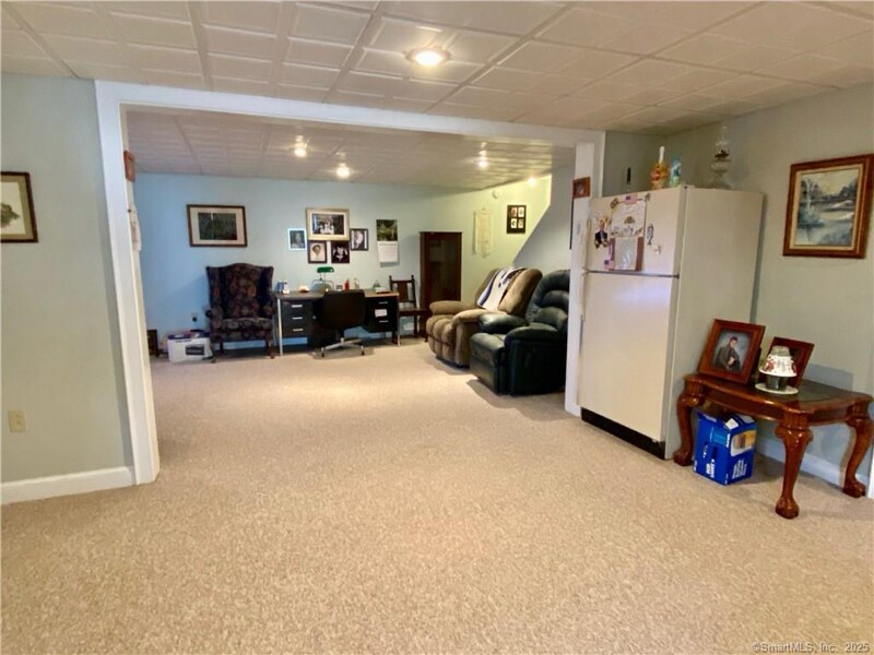 Building Photo - 452 Richmond Rd