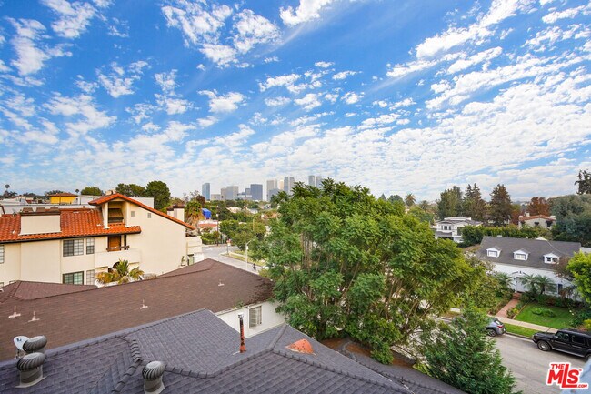 Building Photo - 10627 Ashton Ave