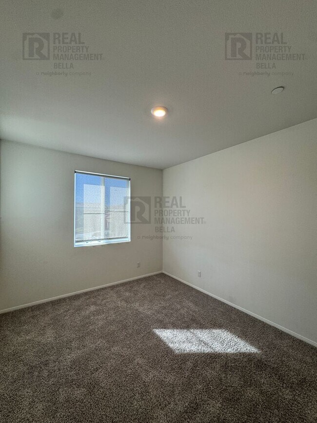 Building Photo - Gorgeous Menifee Pool Home with Downstairs...