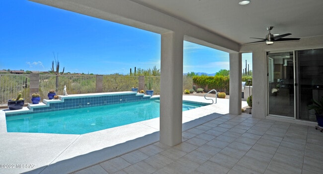 Building Photo - 12866 N High Hawk Dr