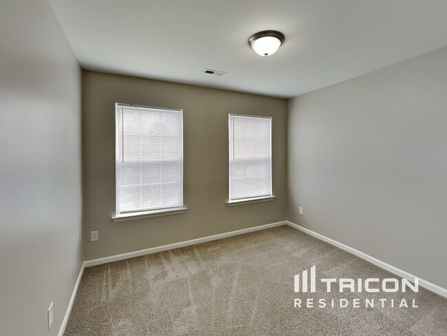 Building Photo - 106 Newport Dr