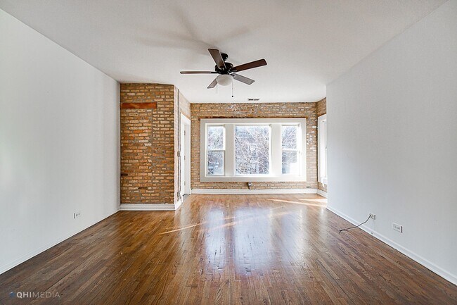Building Photo - Amazing Woodlawn 3 Bedroom Apartment With ...
