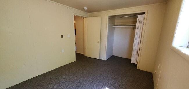 Building Photo - August Pre-lease - 5bd/2ba