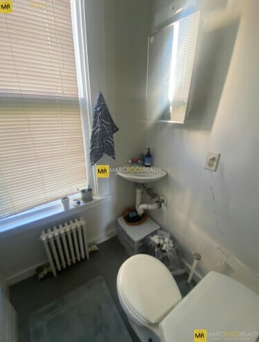 Building Photo - 70 Curtis St