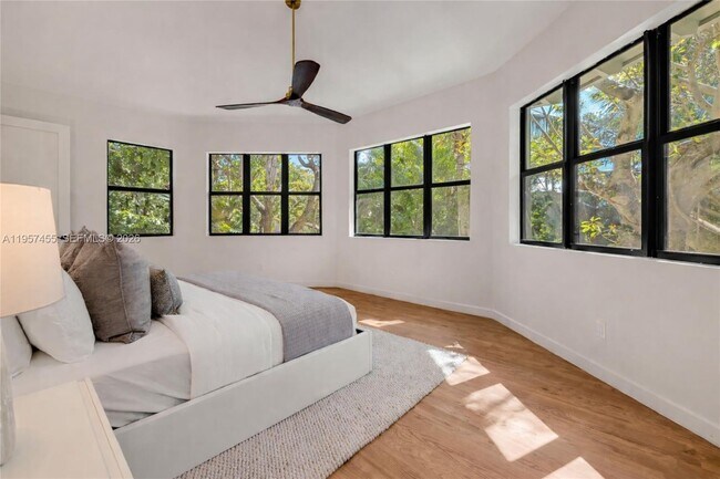 Building Photo - 2330 Overbrook St