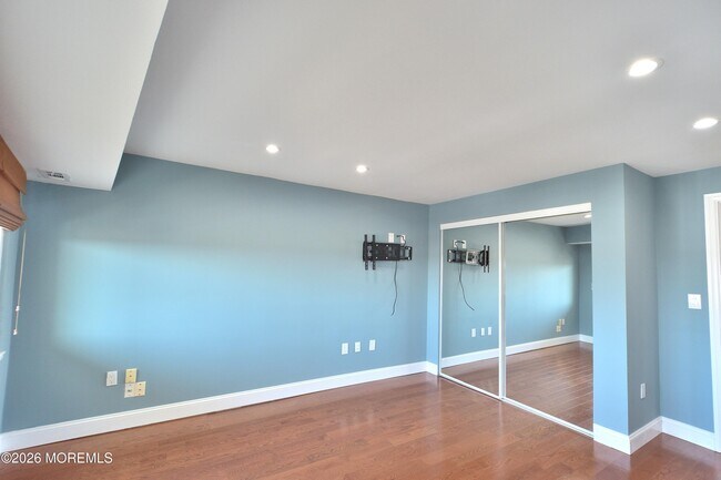 Building Photo - 525 Ocean Blvd