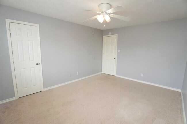 Building Photo - 2419 Fox Water Dr