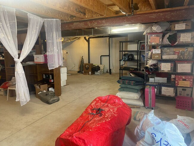 Building Photo - Gorgeous, High-End, Longmont home!