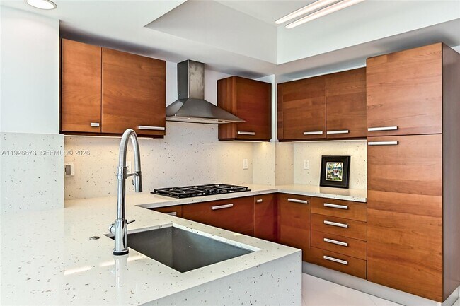 Building Photo - 3535 S Ocean Dr