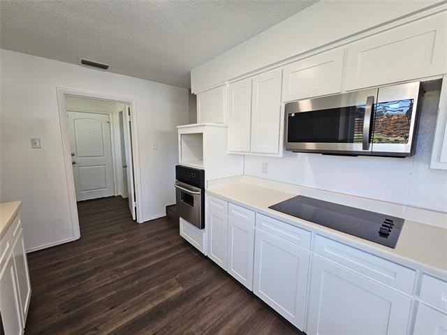 Building Photo - 2400 Meadow Creek Dr