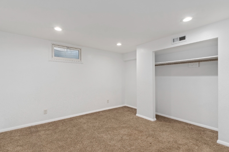 Building Photo - 7 E Diamond St