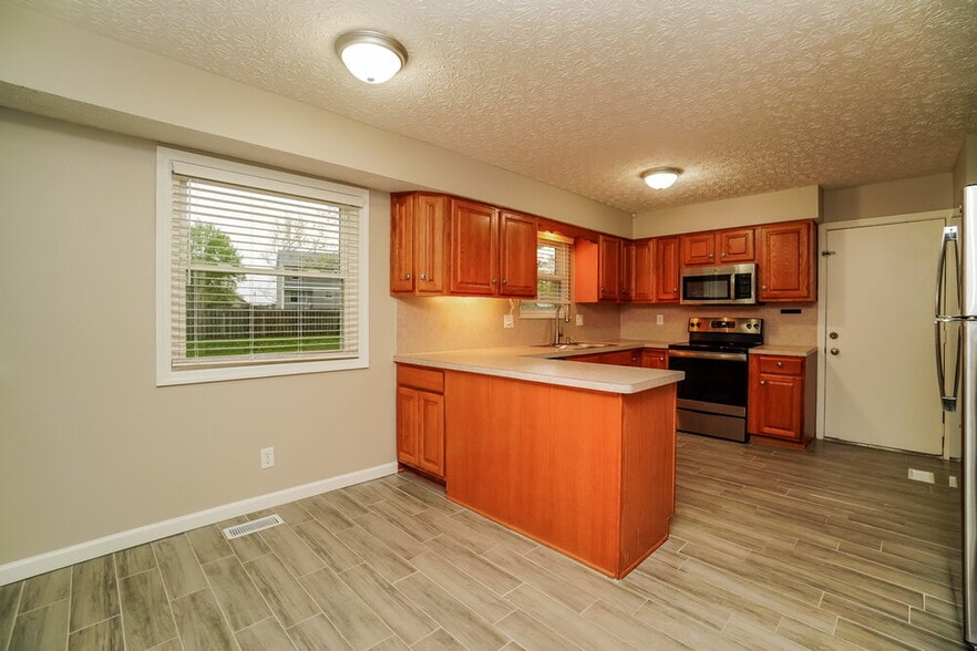 Building Photo - 145 Timber Ridge Dr