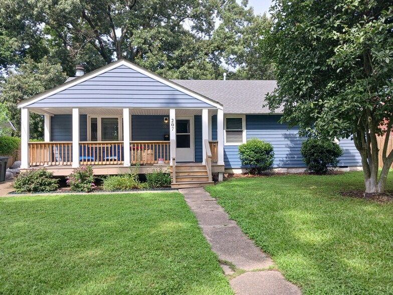 Building Photo - 207 Winchester Dr