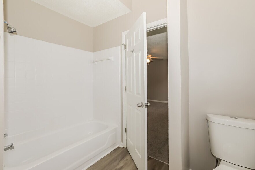 Building Photo - 2404 Boone Ct