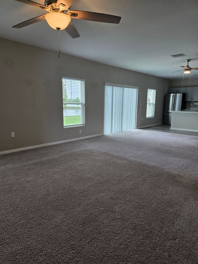 Building Photo - Lakeland 5 Bedroom 3 Bath
