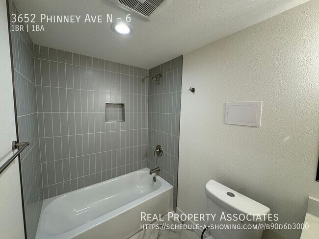 Building Photo - 3652 Phinney Ave N