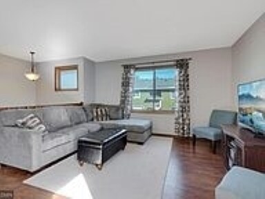 Upstairs family room - 1A Golden Oak Dr