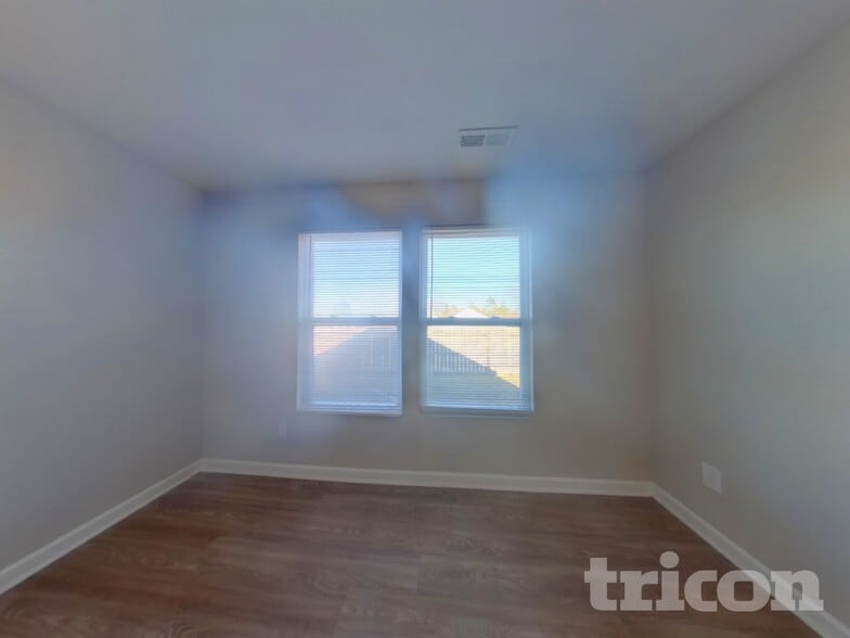 Building Photo - 809 Littleton Dr