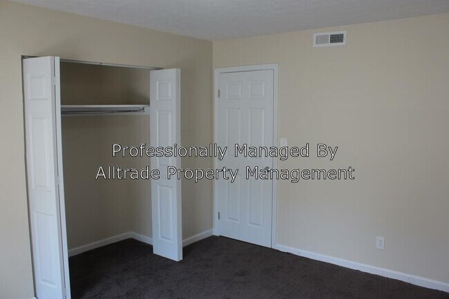 Building Photo - 2020 Peabody Ln