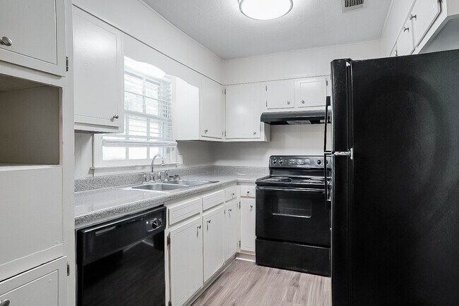 Building Photo - 99 Sleepy Hollow Trail