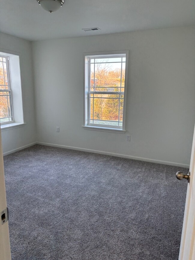 Building Photo - 124 E Sunset Cove Ln
