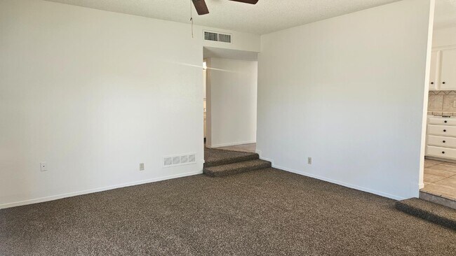 Building Photo - 956 W Antonio Dr