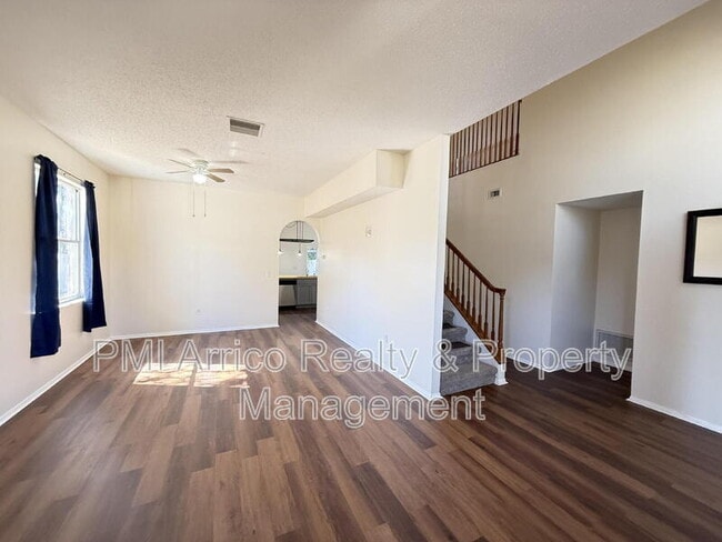 Building Photo - 12653 Longcrest Dr