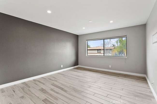Building Photo - 26408 Via Roble