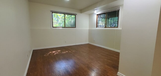 Building Photo - Large Secluded Lot, Kirkland