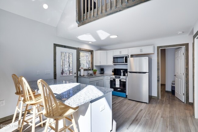 Building Photo - 1121 Cobblewood Rd