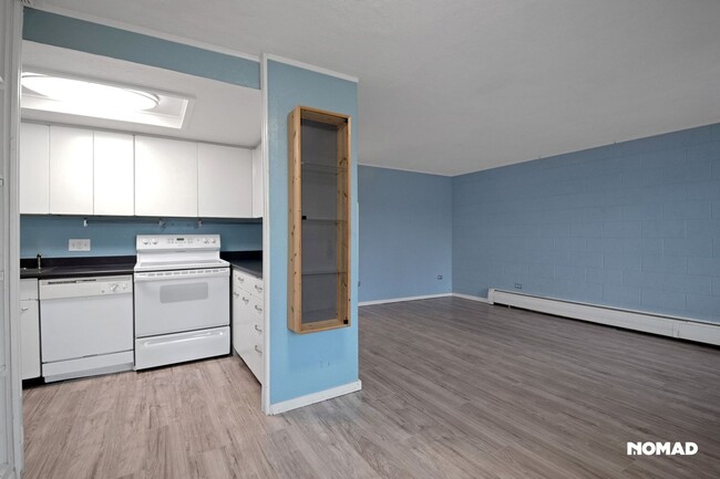 Building Photo - Charming 2BR Condo in Denver